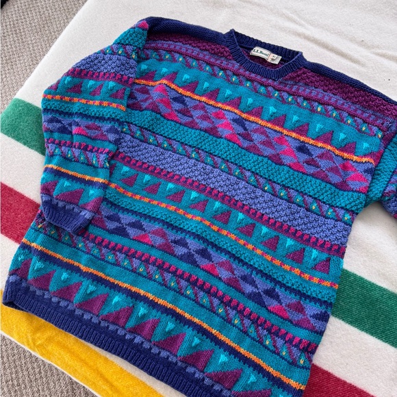 Vintage Vibrant Patterned Sweater - Picture 7 of 15